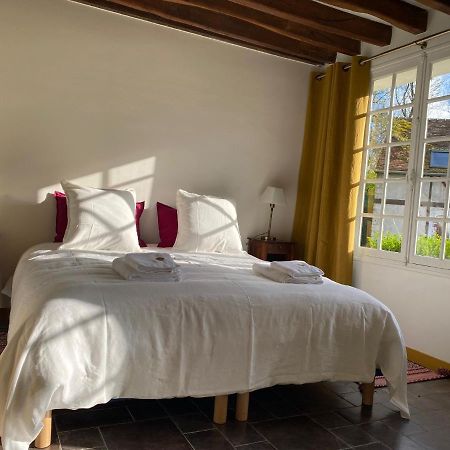 Une Vie En Rose Pressagny l'Orgueilleux Exterior photo