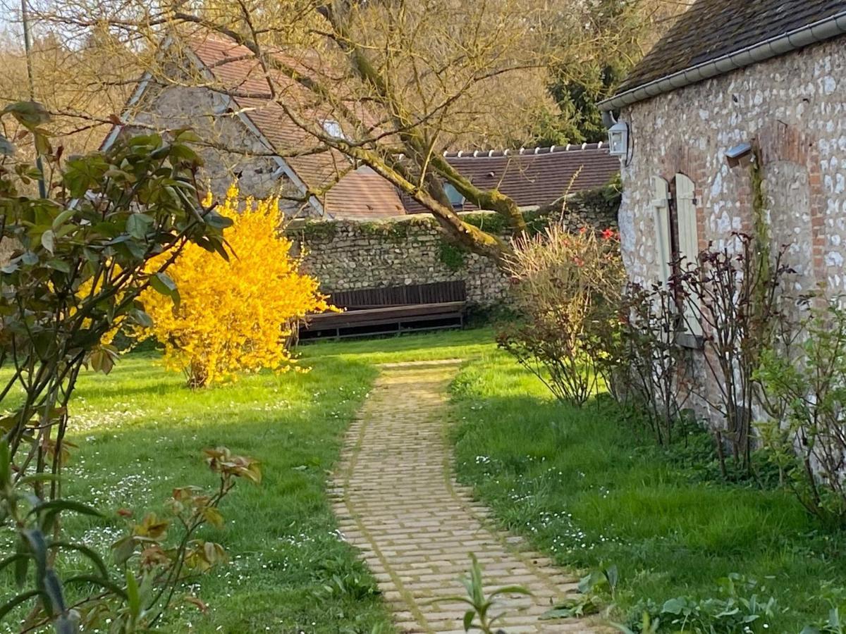Une Vie En Rose Pressagny l'Orgueilleux Exterior photo