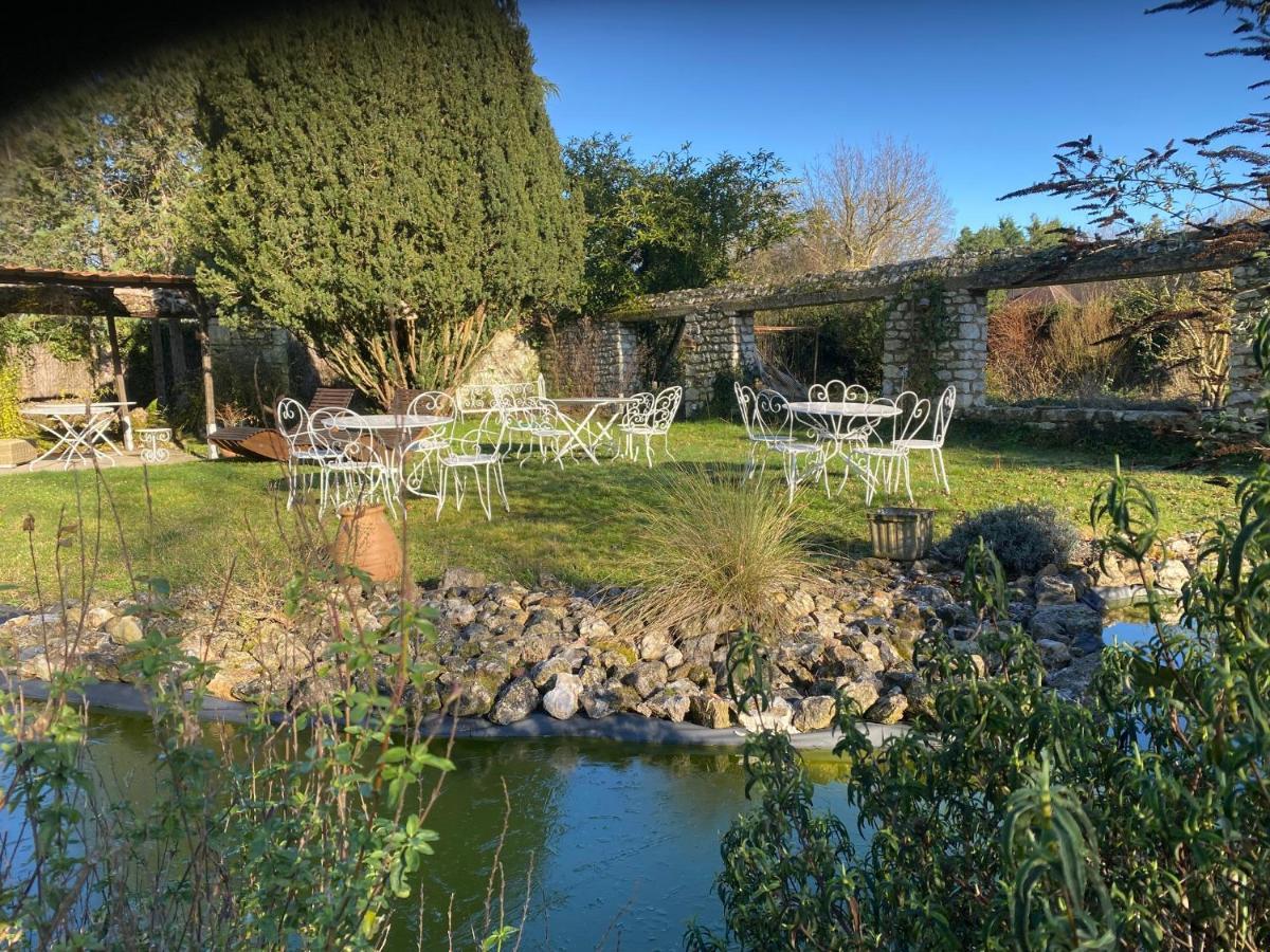 Une Vie En Rose Pressagny l'Orgueilleux Exterior photo