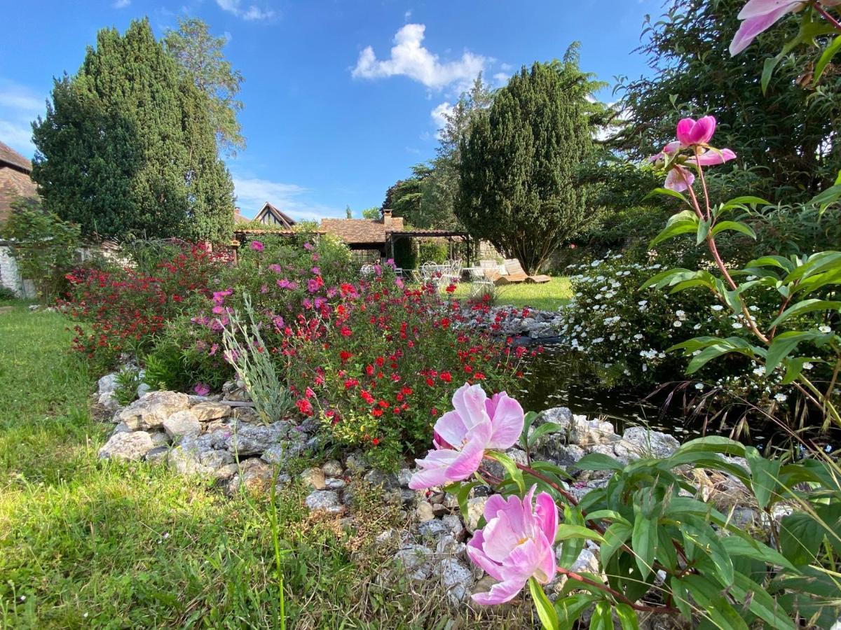 Une Vie En Rose Pressagny l'Orgueilleux Exterior photo