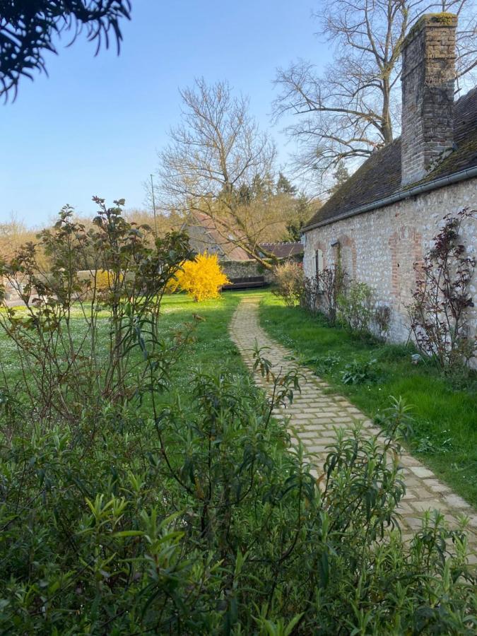 Une Vie En Rose Pressagny l'Orgueilleux Exterior photo