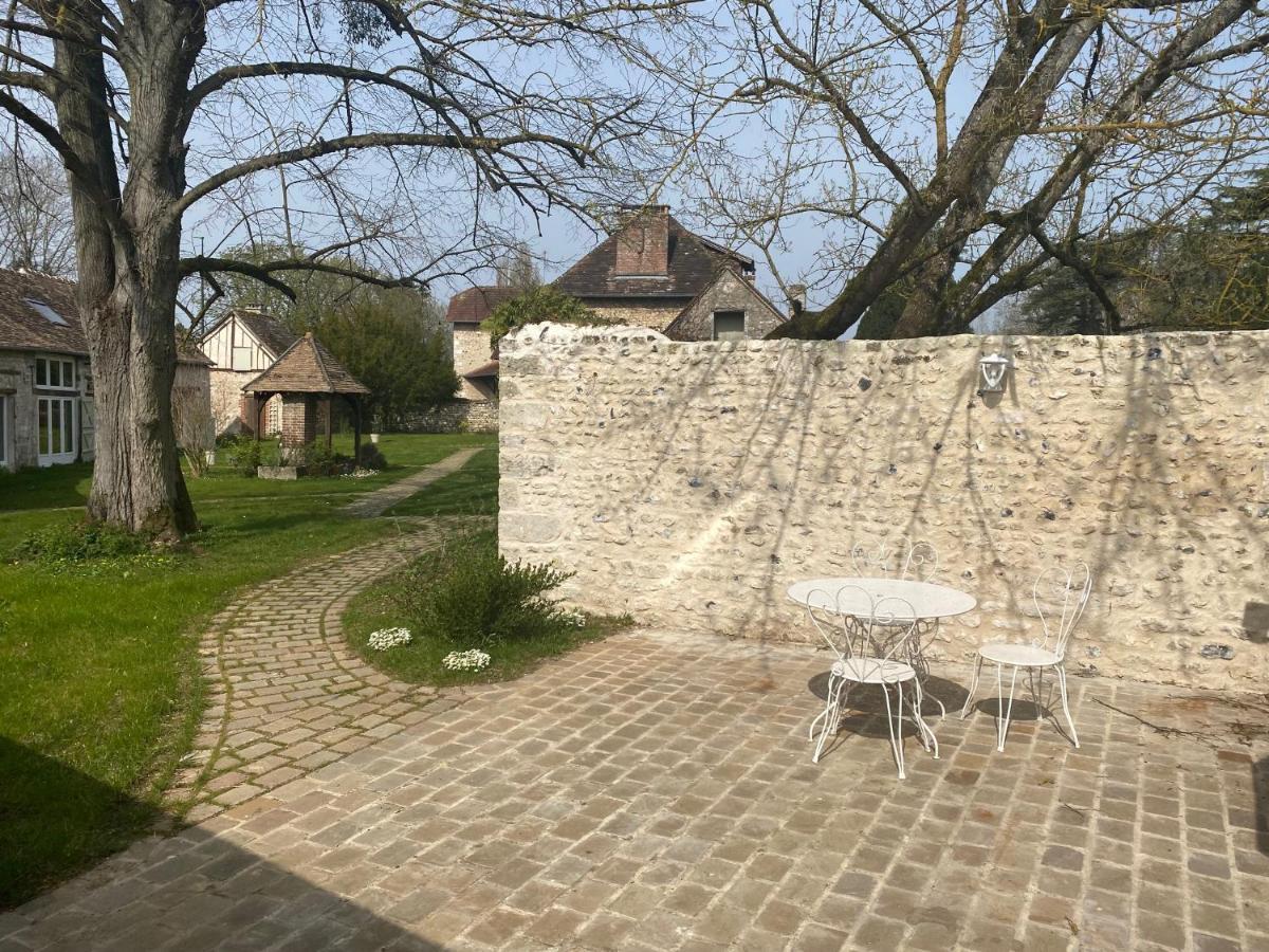 Une Vie En Rose Pressagny l'Orgueilleux Exterior photo
