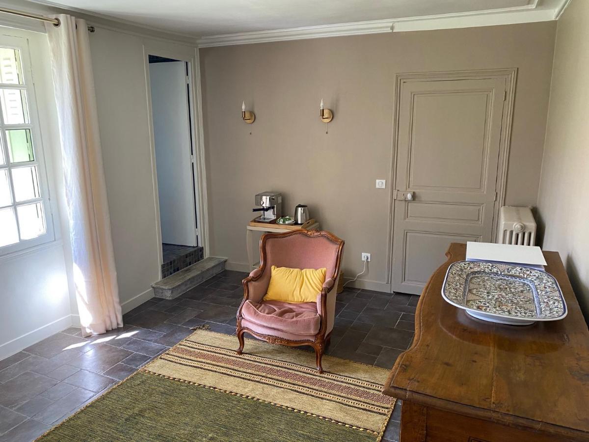 Une Vie En Rose Pressagny l'Orgueilleux Exterior photo